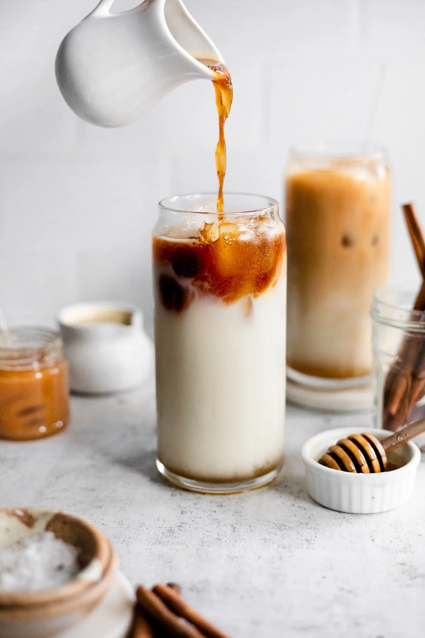 iced honey cinnamon latte – sweet, spicy & refreshingly cool