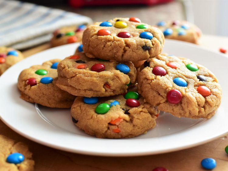 peanut butter m&m cookies — soft, chewy & candy loaded delights