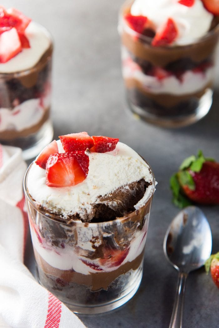 strawberry brownie trifle – rich, layered & fruit infused delight
