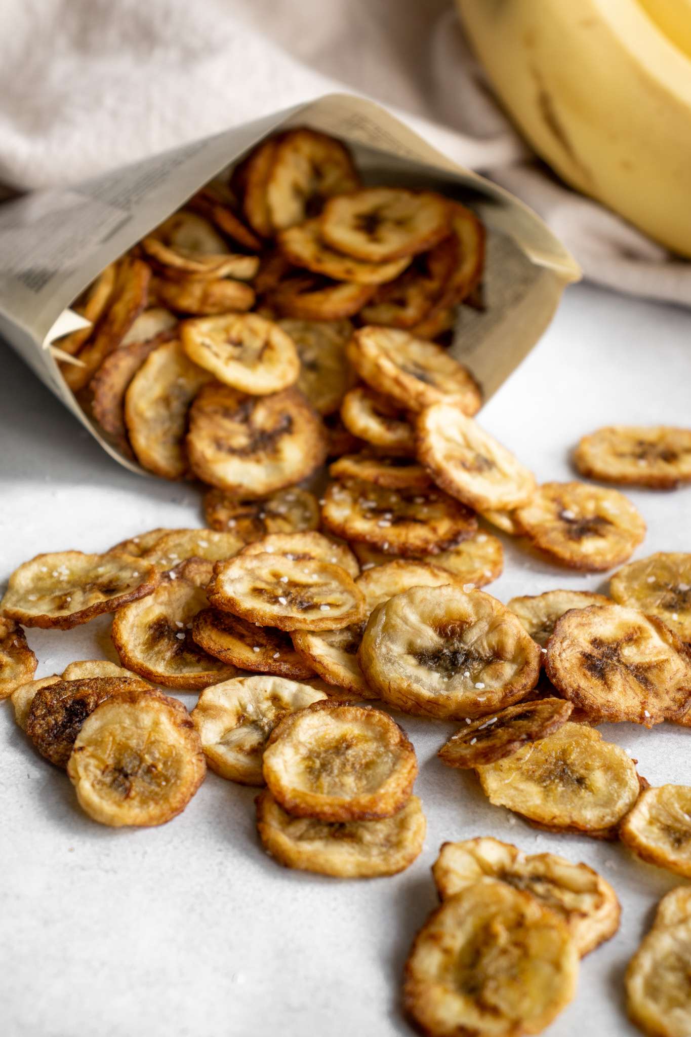 crispy cinnamon sugar banana chips — healthy air fryer snack