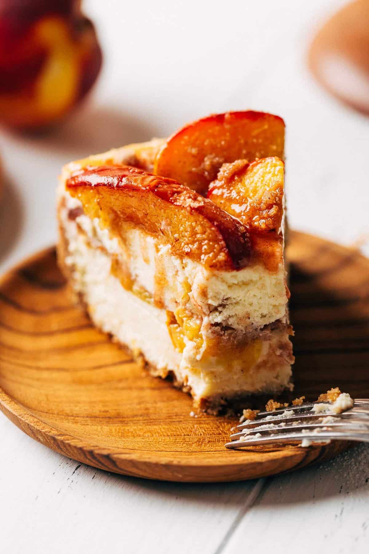 peach cobbler cheesecake — a creamy, fruity & irresistibly indulgent dessert
