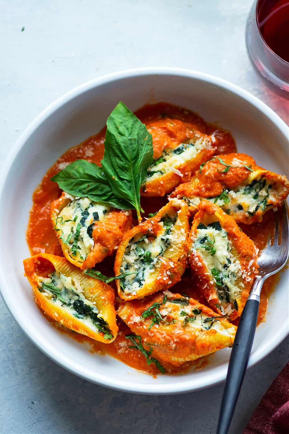 spinach & ricotta stuffed shells — cheesy veggie pasta bake